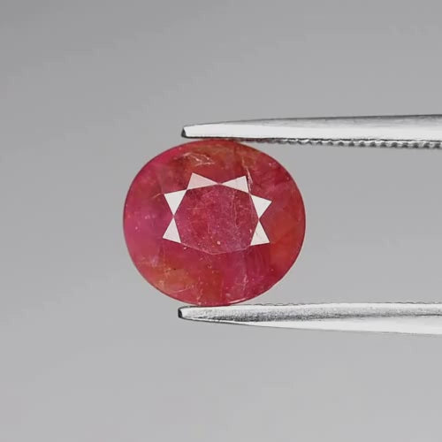 2.37 ct Natural Unheated Reddish Purple Sapphire Oval 8.5 x 7.8 x 4.0 mm – Tanzania, Africa