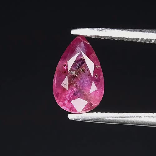 1.47 ct Zafiro Natural Rosa Rojizo Pera 8.5 x 5.5 x 3.6 mm – Winza, Tanzania