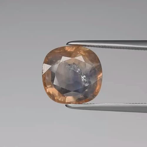 Natural Blue-Yellow Sapphire - Cushion Cut - 4.33 ct (10.0 x 9.8 x 4.5 mm)