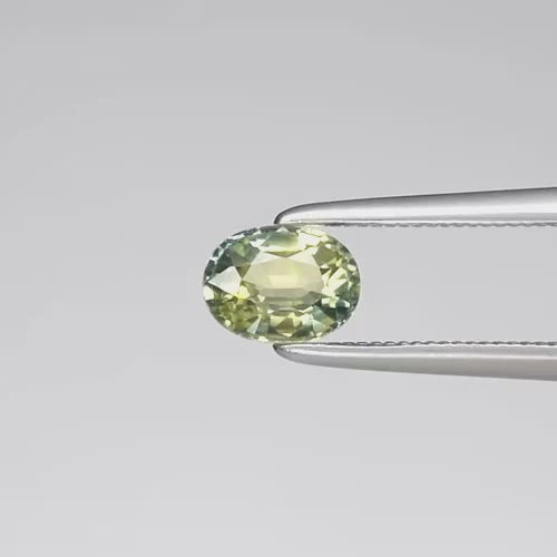 Natural Blue-Green Sapphire - Oval Cut - 0.71 ct (5.7 x 4.2 x 3.1 mm)